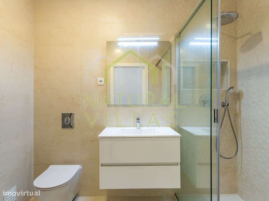 Moradia em Banda T2 Moderna junto à Baixa de Faro-12