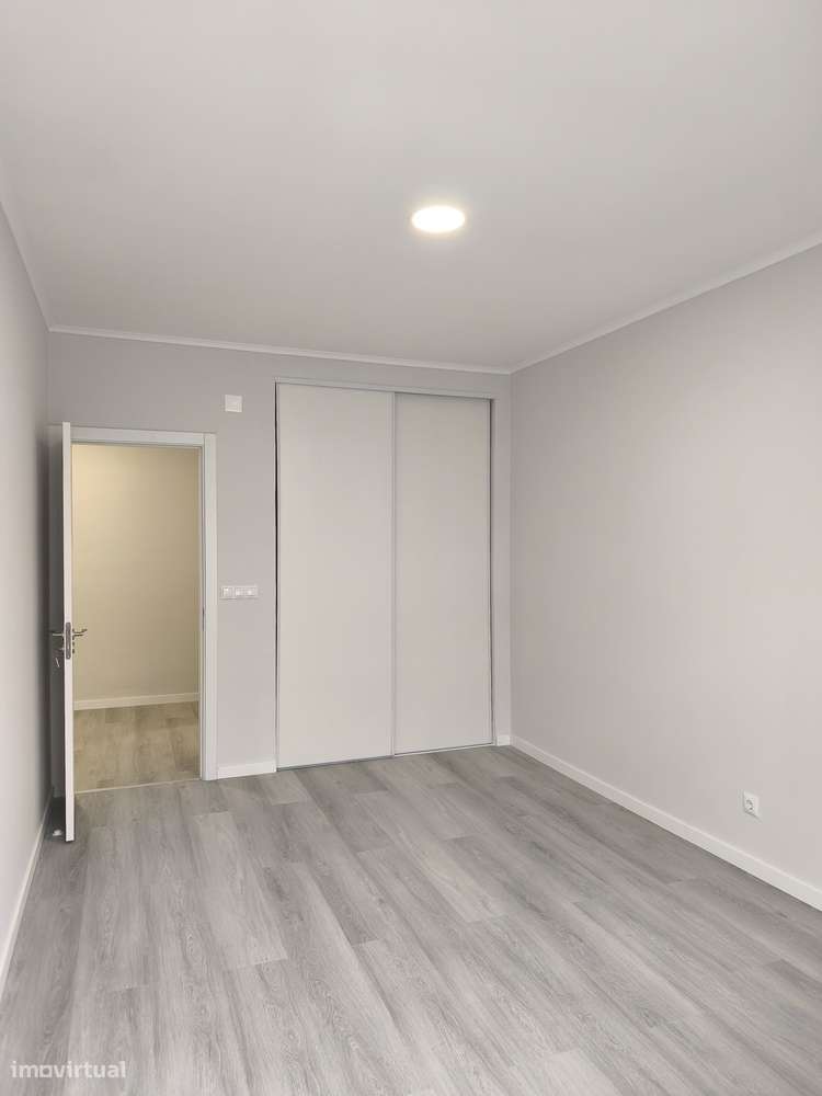 T2 Oeiras, Totalmente Remodelado, Bem Localizado, Com Arrecadação.-22