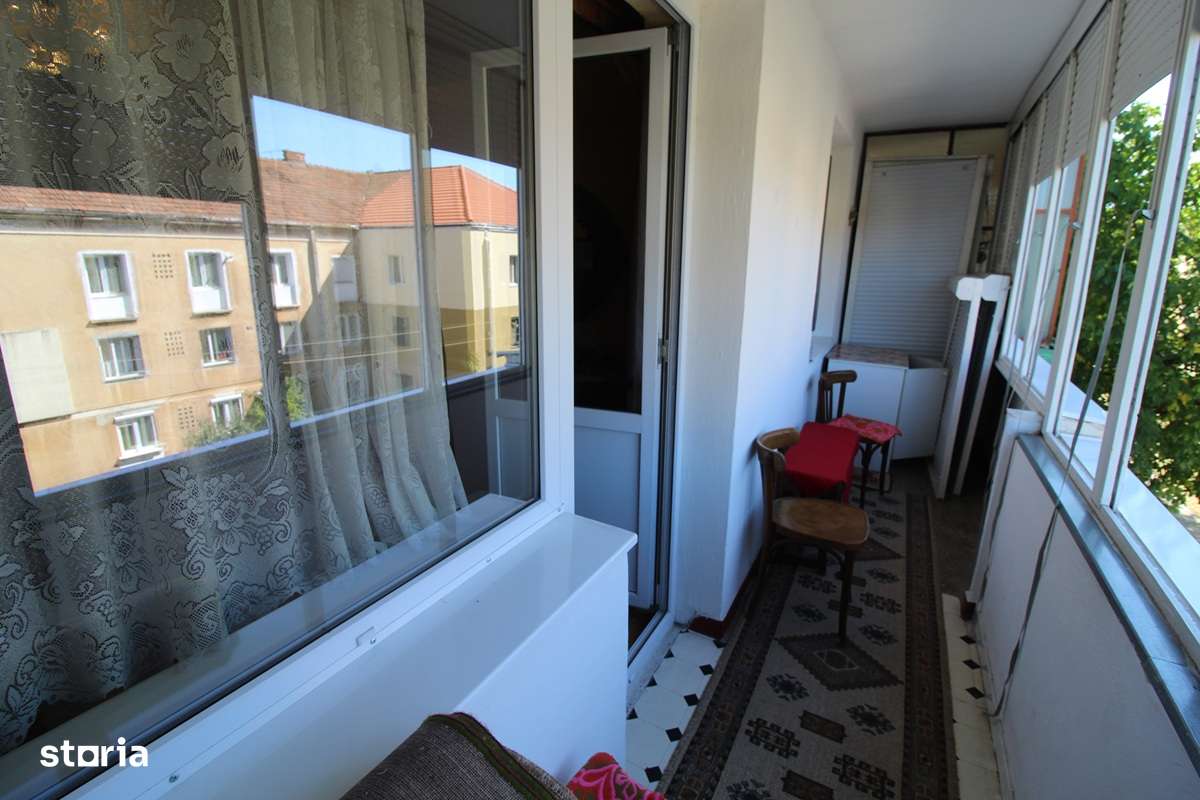 Vând apartament 4 camere în Hunedoara, zona OM-Str.Mățișorului, et. 2-7