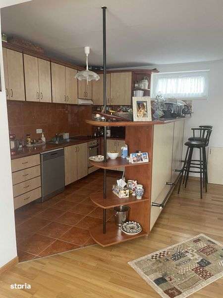 Casa familiara (pemsiune) de vanzare - Imagine principală: 4/8