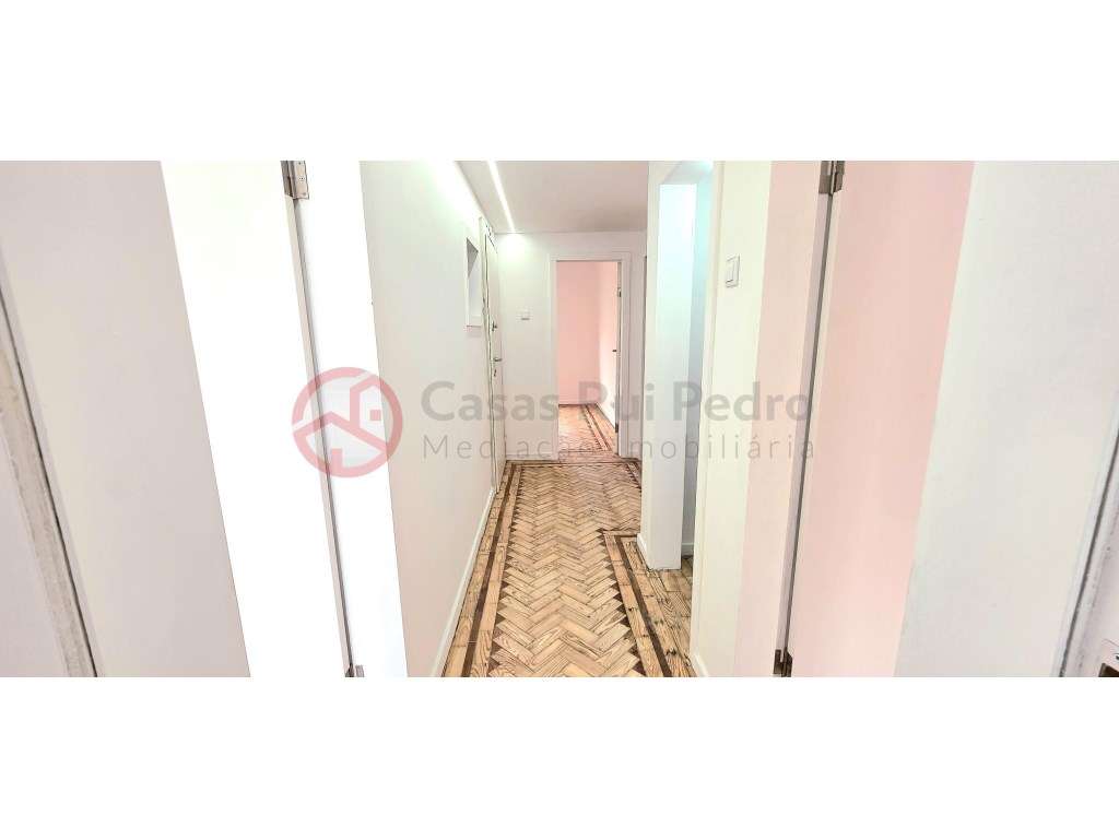 Apartamento T2 remodelado em Foros de Amora-12