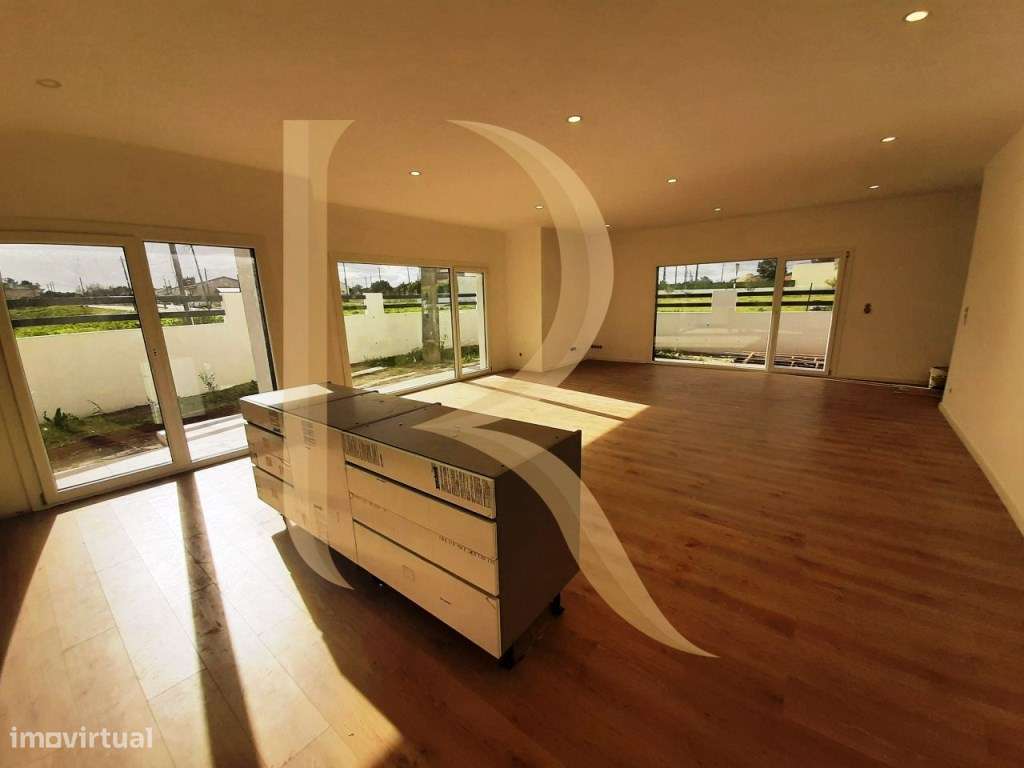 Moradia nova térrea isolada T3 com piscina e garagem em Brejos de A... - Grande imagem: 3/17