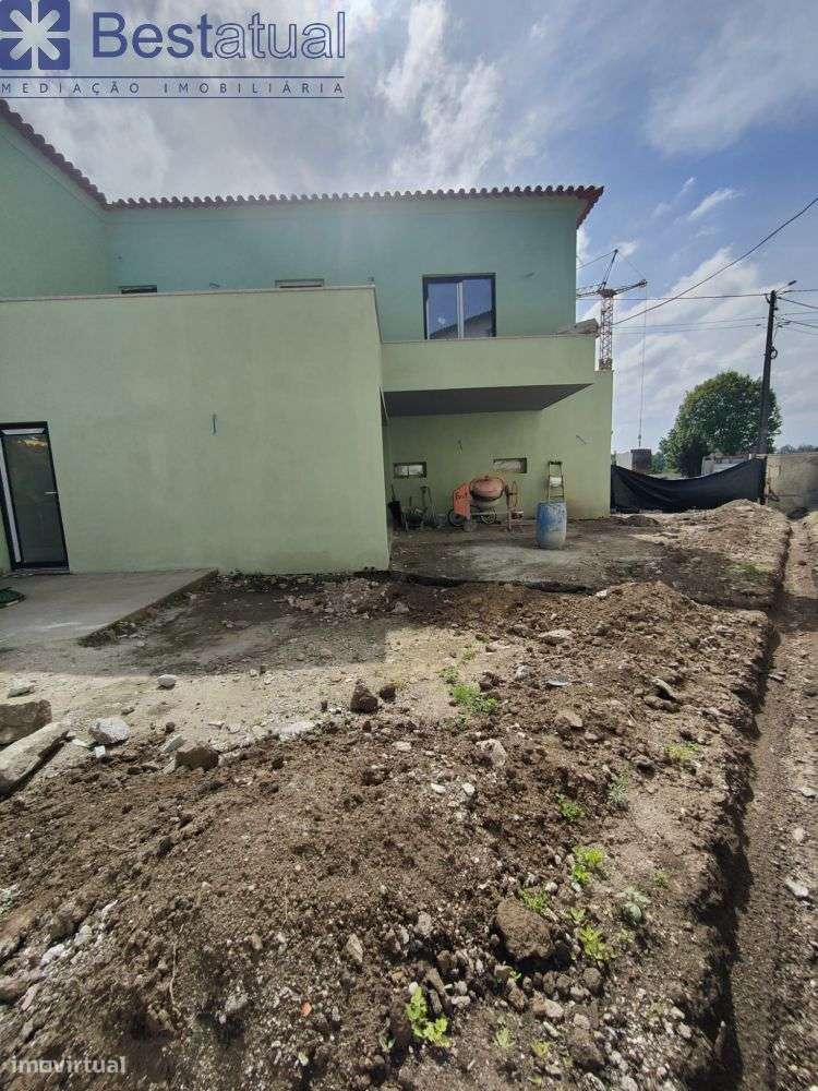 Moradias Bifamiliar - Acab. de Qualidade - Avidos-13