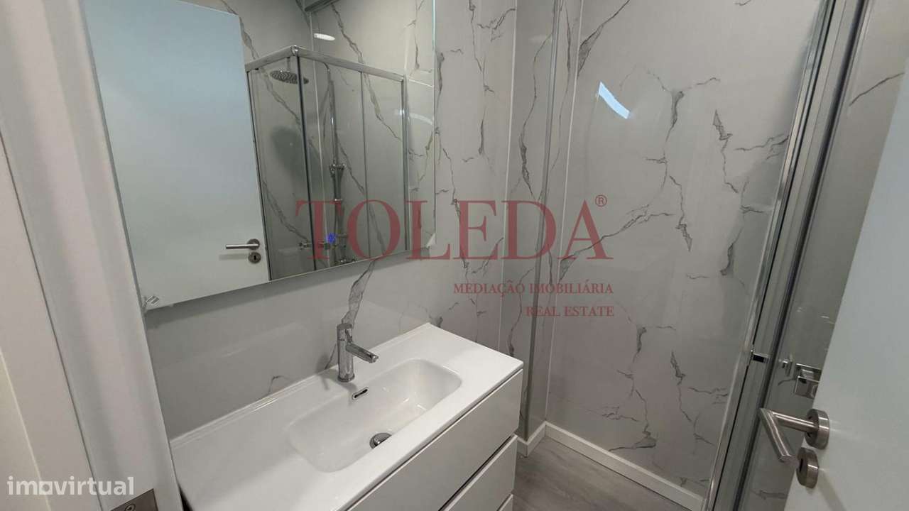 T1 no Centro da Amadora Remodelado-19