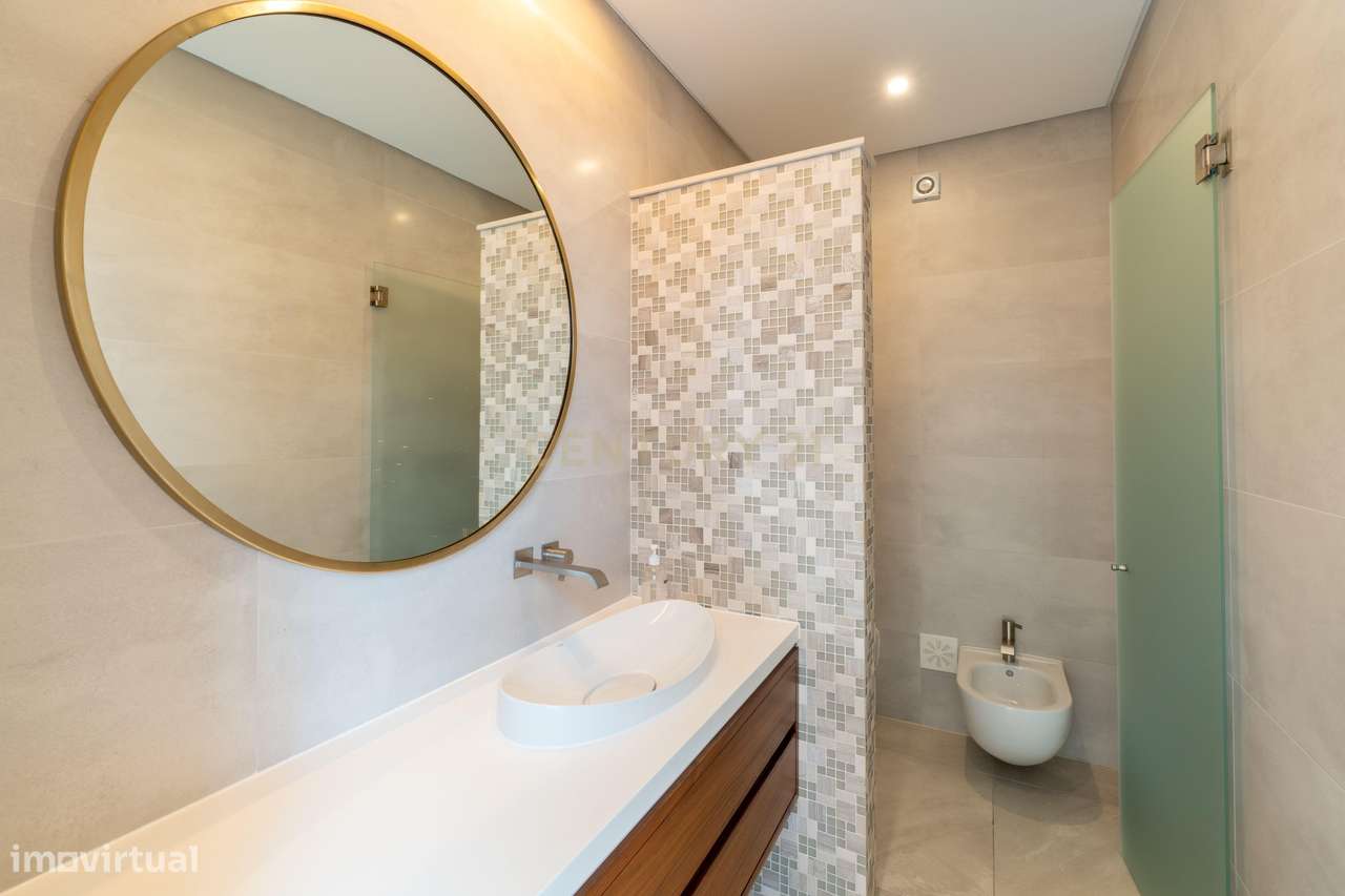 Moradia Contemporânea T3+2 | Zona Premium - Montenegro, Faro-16