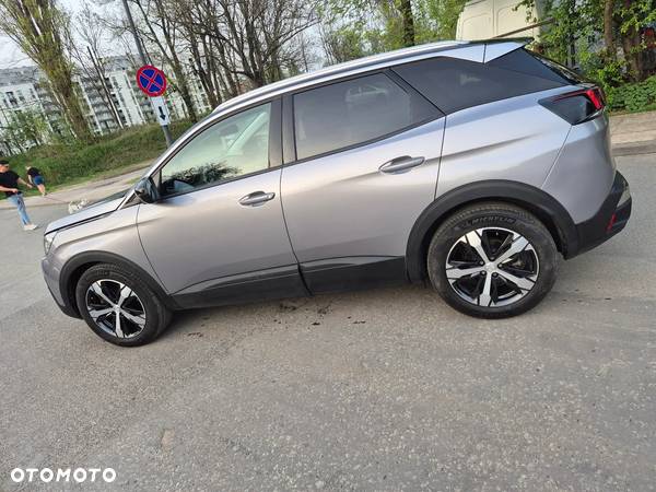 Peugeot 3008 1.2 PureTech Allure S&S - 6