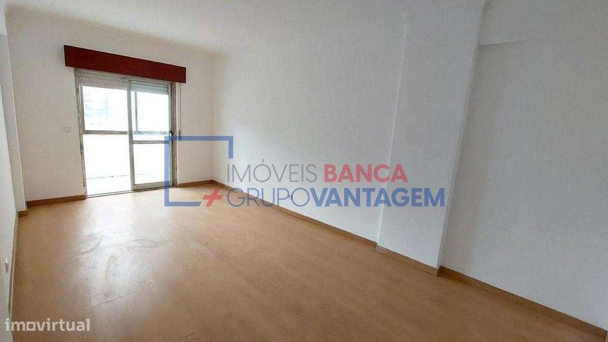 T2 ALGUEIRÃO MEM-MARTINS - Grande imagem: 2/14