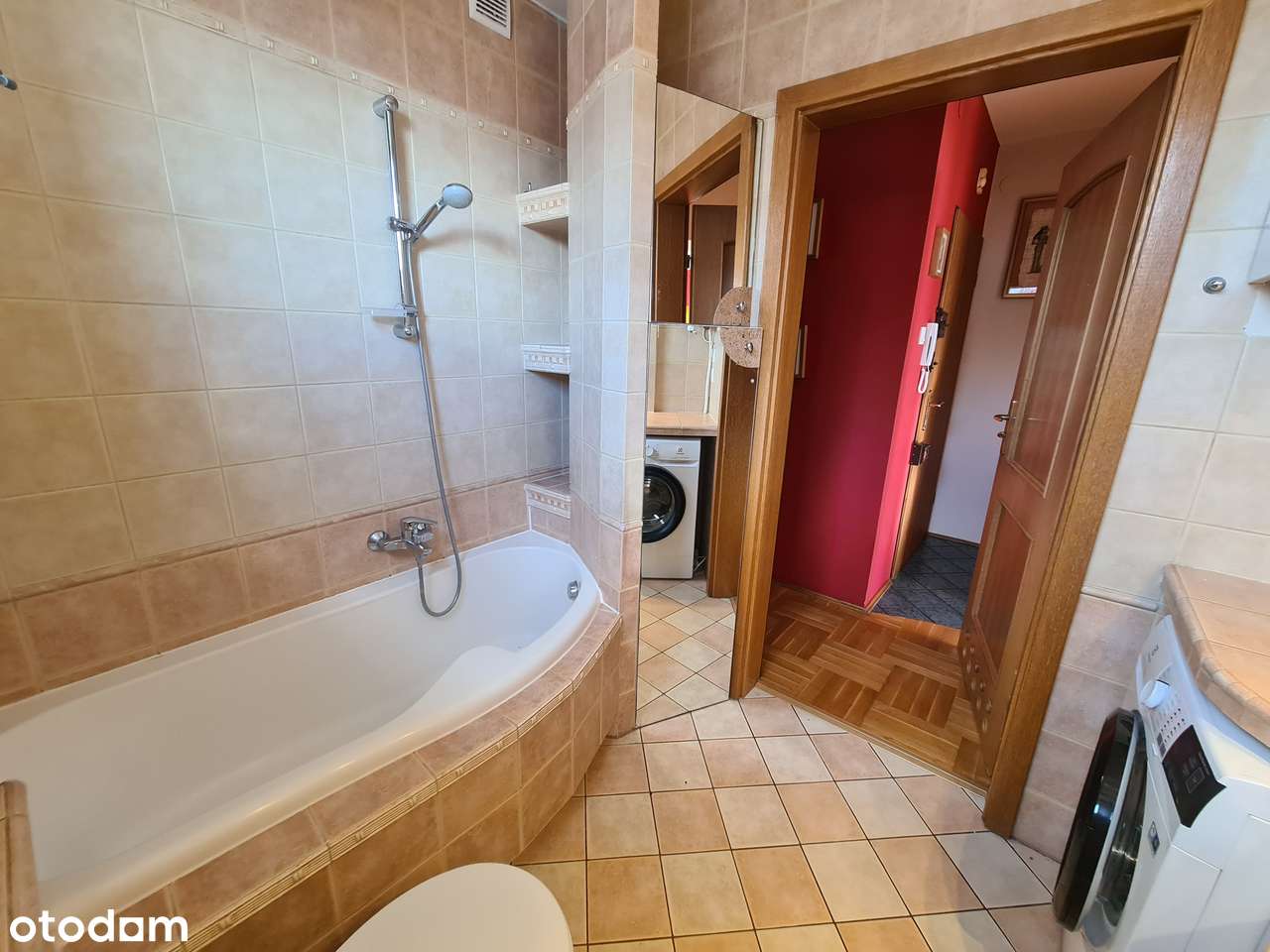 Bronowice - widokowe z balkonem i komórką lokatorską. Teren ogrodzony-9