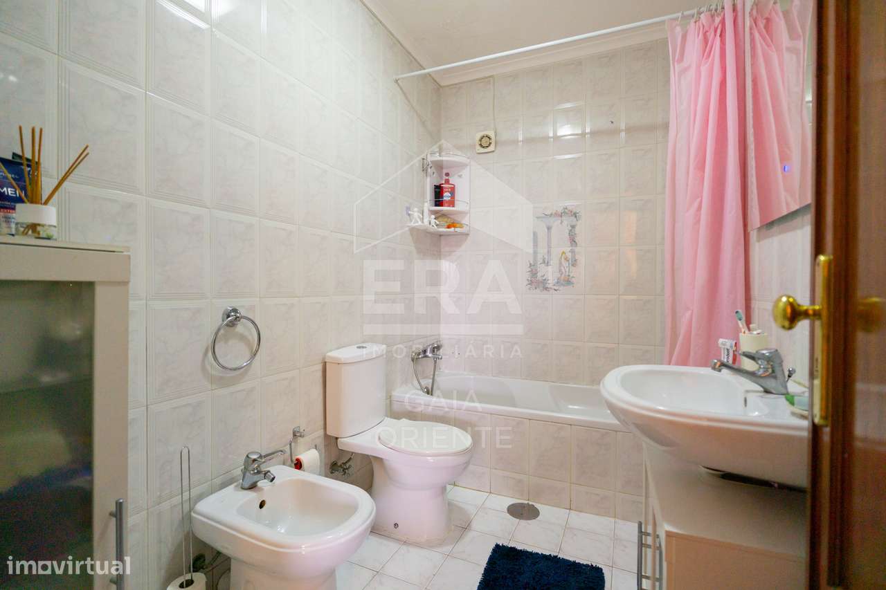 Apartamento T3 com Excelentes Áreas em Oliveira do Douro-41