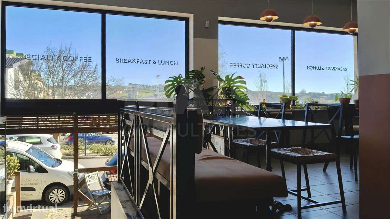 Trespasse | Rest. / Café em Pleno Funcionamento (Centro - Lourinhã) - Grande imagem: 4/23