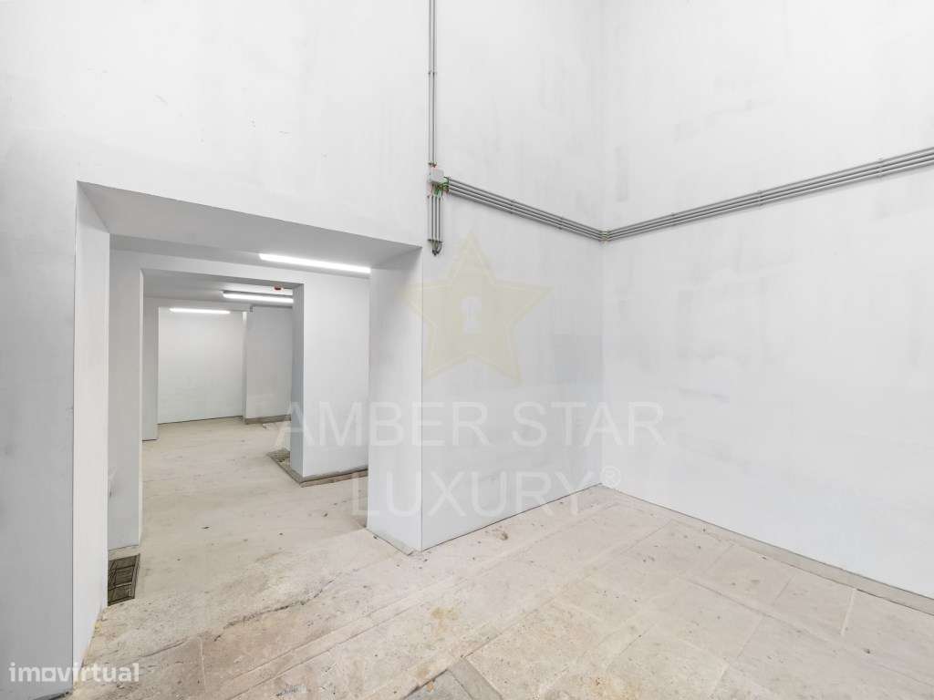 Loja de 69,60 m2 em localização privilegiada no Pálacio Bijou - Grande imagem: 2/13