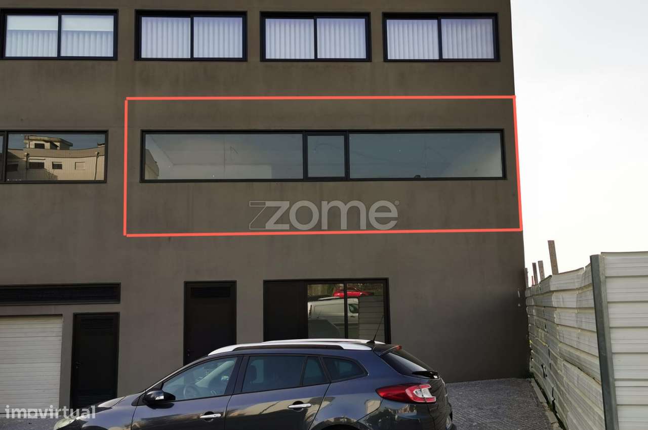 Loja com mezanino para Comércio e Serviços no Centro de Felgueiras - Grande imagem: 3/30