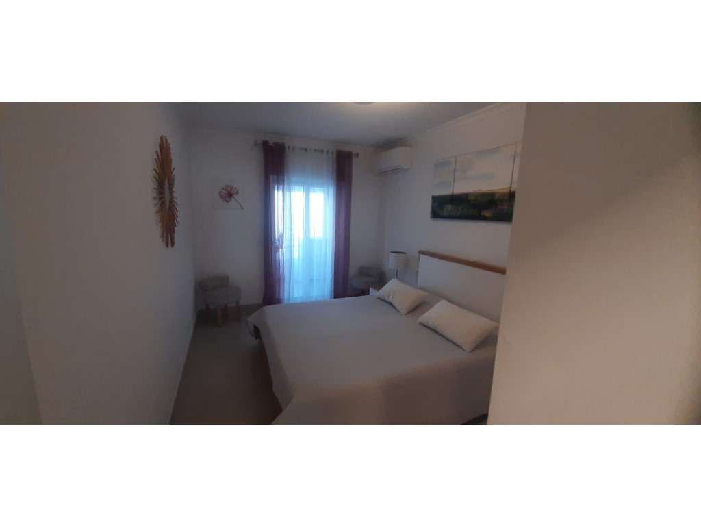 Apartamento T1 em condomínio com Piscina a 2 minutos da praia-12