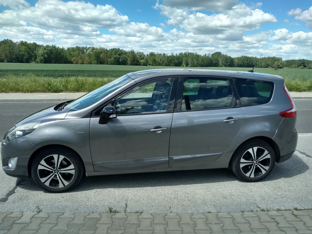 Renault Grand Scenic III Gr 1.4 16V TCE Bose Edition 2011