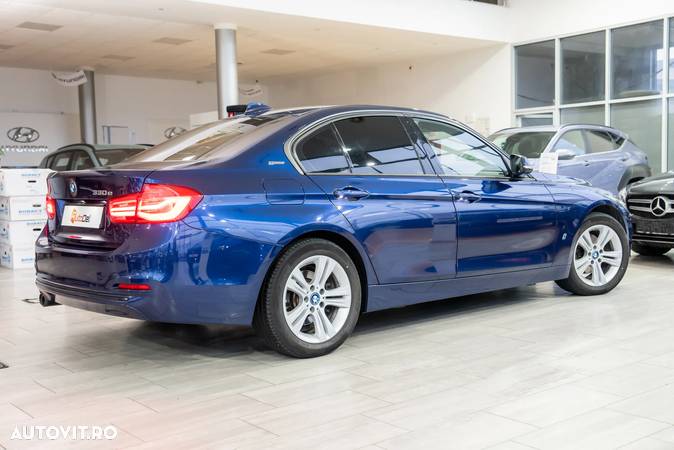 BMW Seria 3 330e iPerformance AT Sport Line - 4