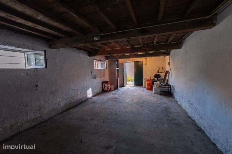 Moradia T3 com Quintal e Vista Panorâmica – A escassos passos da Baía-18