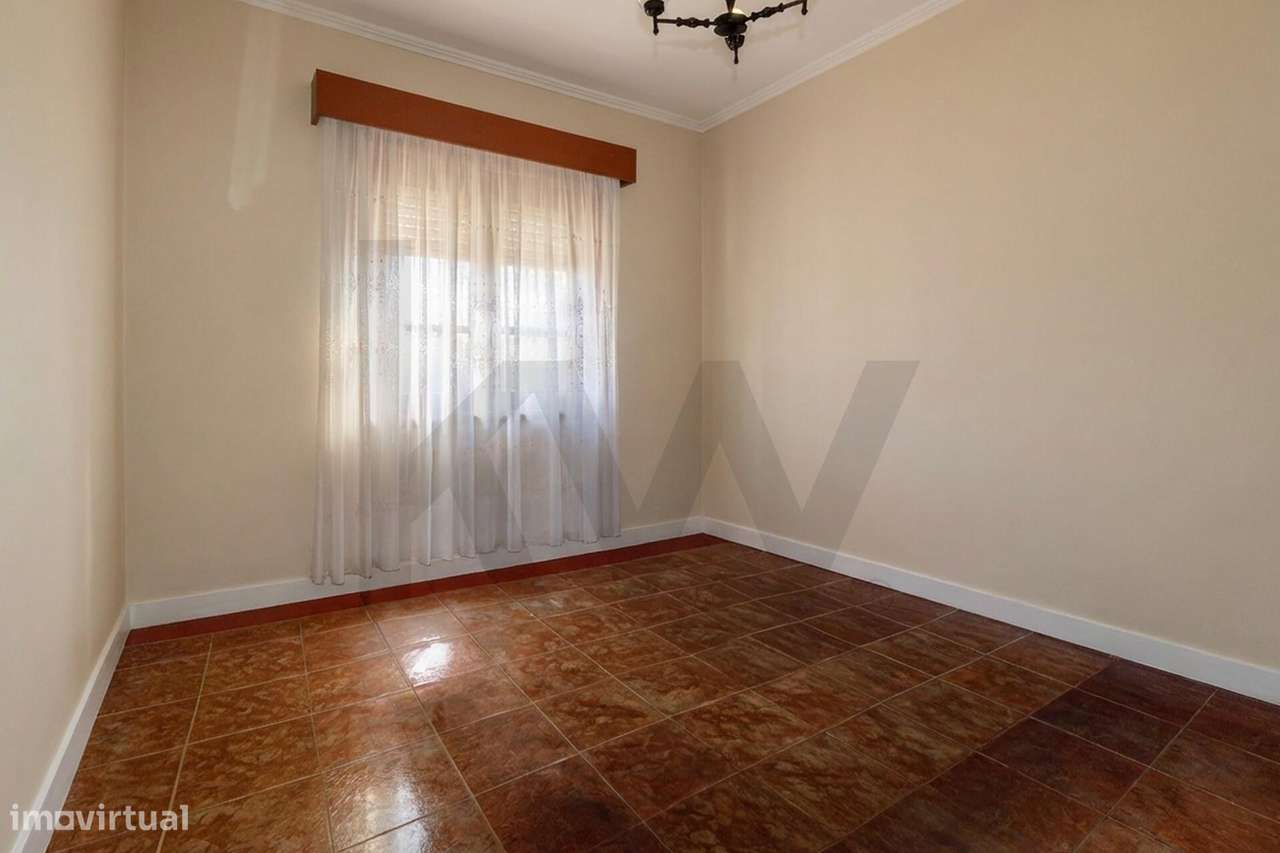 Moradia T2 para Recuperar em Pedroso, + terreno 1.072 m2 com viabilida-6
