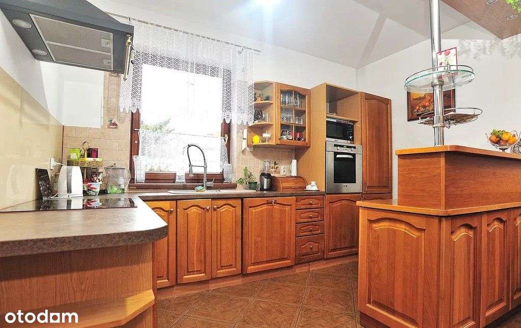 Atrakcyjny dom na kameralnym osiedlu-1