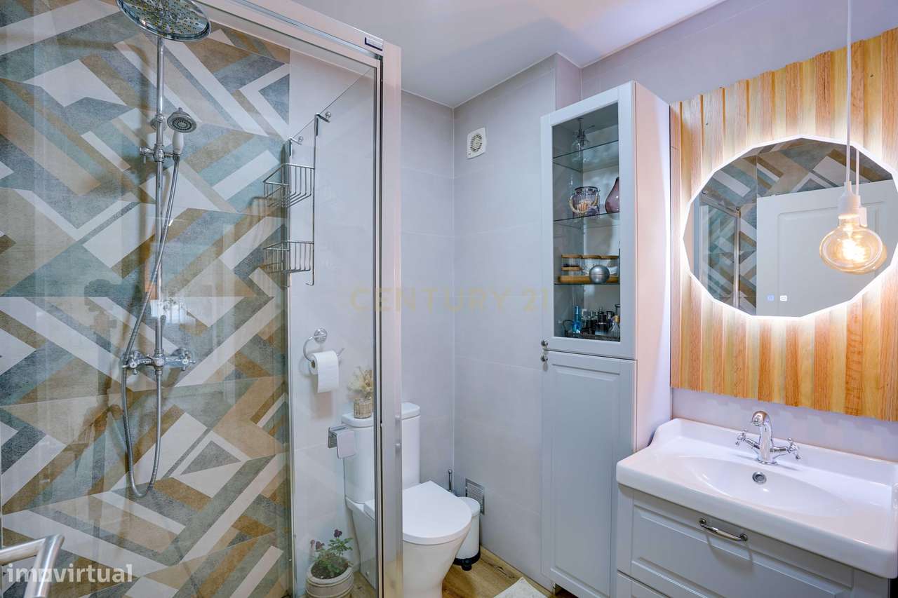 Apartamento T3 na Praça da Concórdia, Montijo-17