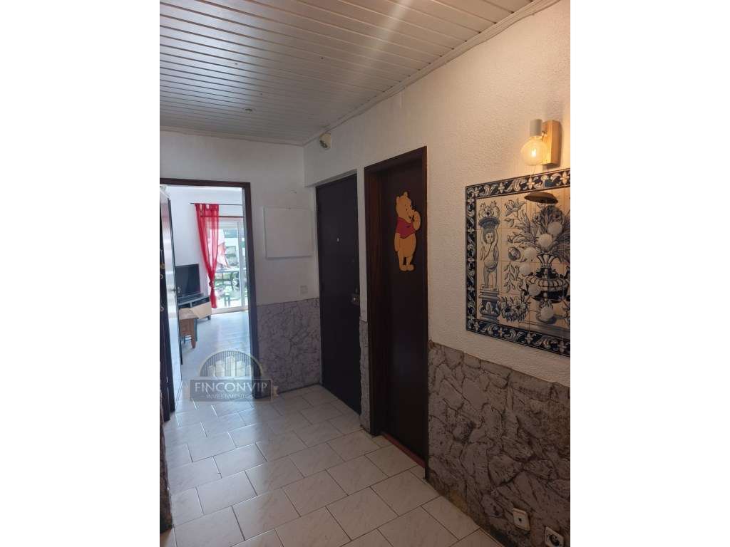Vende-se andar de moradia bi-familiar - Rés do Chão em São Domingos...-5