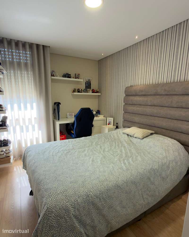 Apartamento T3 Duplex ao Monte dos Burgos-23