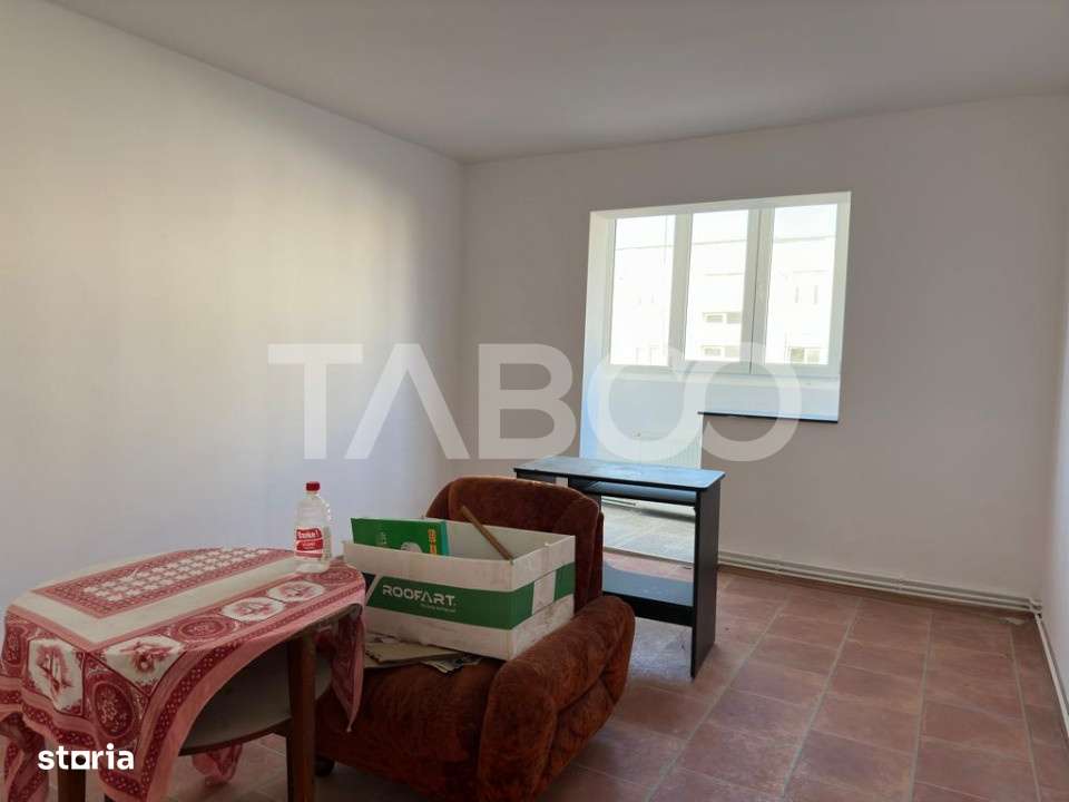 Apartament semidecomandat 2 camere etaj 3 zona Garii Fagaras - Imagine principală: 1/4