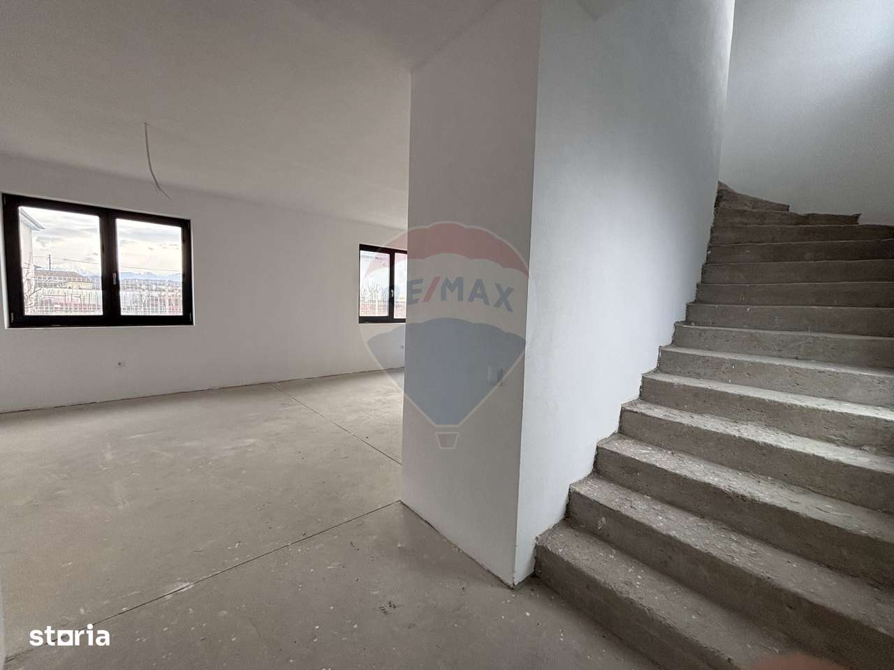 Casă / Vilă cu 4 camere de vânzare-4