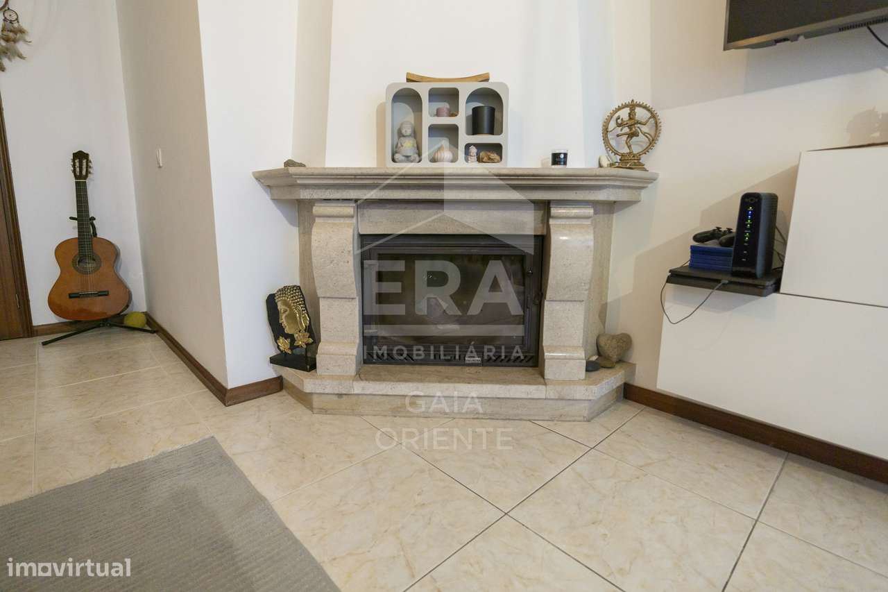 Apartamento T3 com Áreas Generosas em Serzedo-15