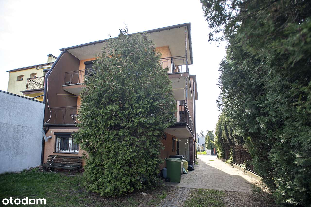 Trzy kondygnacje, garaż, ogródek-5