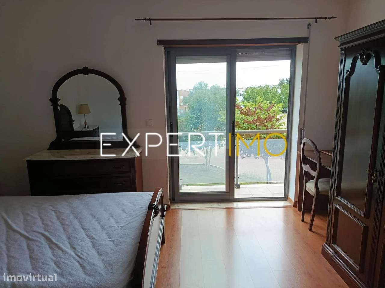 Apartamento T2 R/C mobilado, com varanda e arrecadação-13