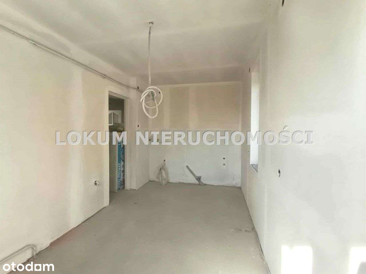 Dom z garażem dwustanowiskowym, 2,5km od runku.-6