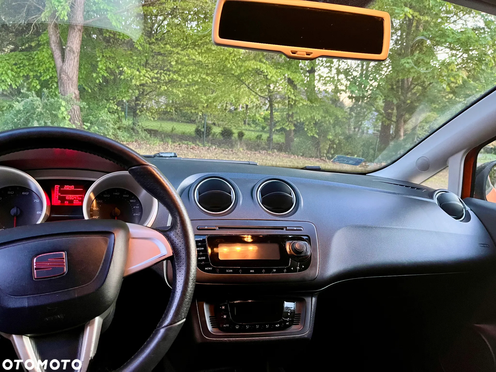 Seat Ibiza SC 1.4 16V Sport - 8