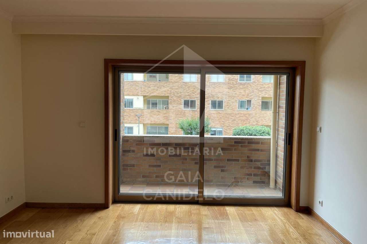 T2 em Condomínio Reservado no centro de Canidelo-5