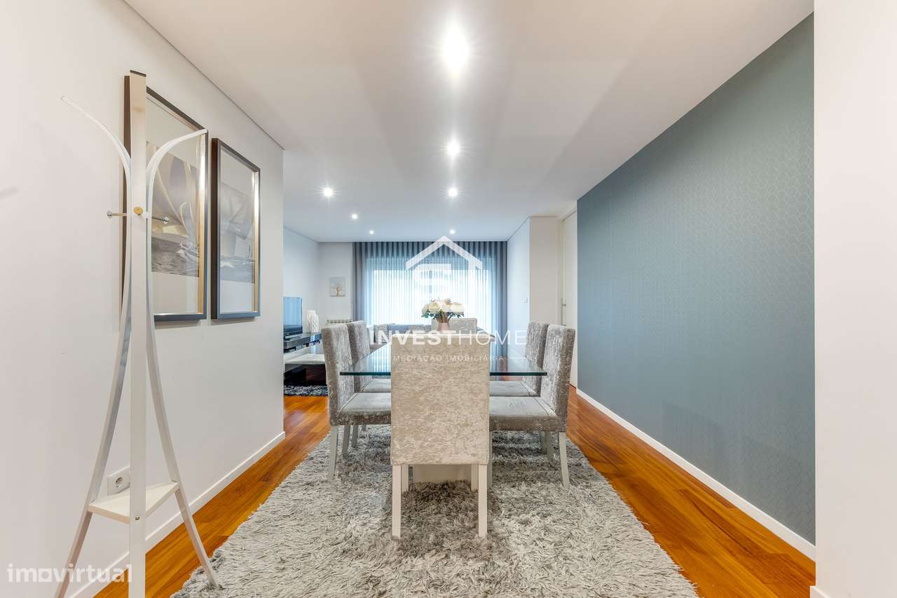 Apartamento T2 | 2 Frentes | 2011 | Varanda | 2 Lug Garagem | Arrumos - Grande imagem: 4/41