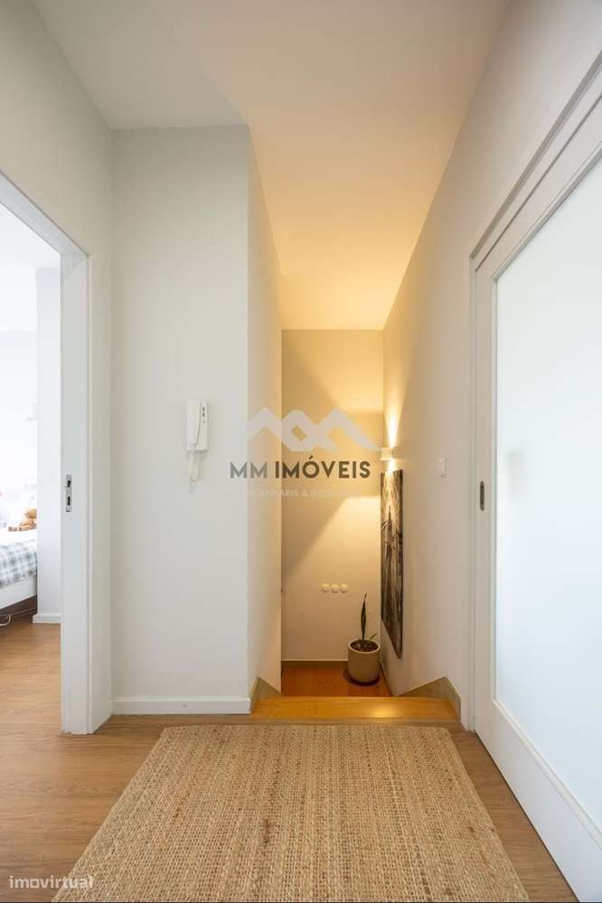 Andar Moradia T2 | Renovado | Varandas | 3 Frentes | Garagem 65m²-14