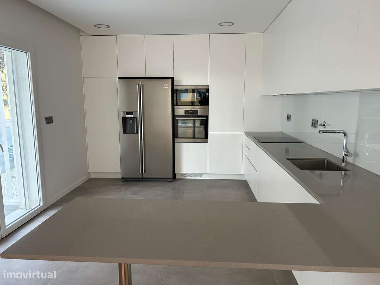 ARRENDO - Apartamento T4 em São João do Estoril - Grande imagem: 4/24