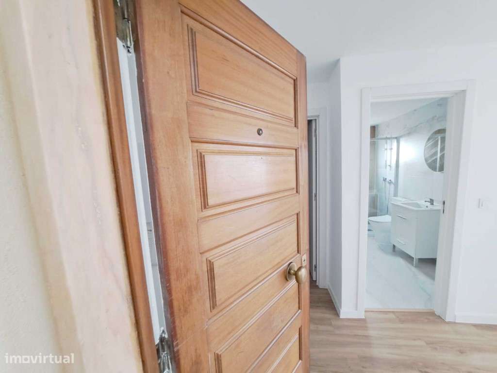 Apartamento T2 com varanda para venda em Camarate, Loures - Lisboa-21