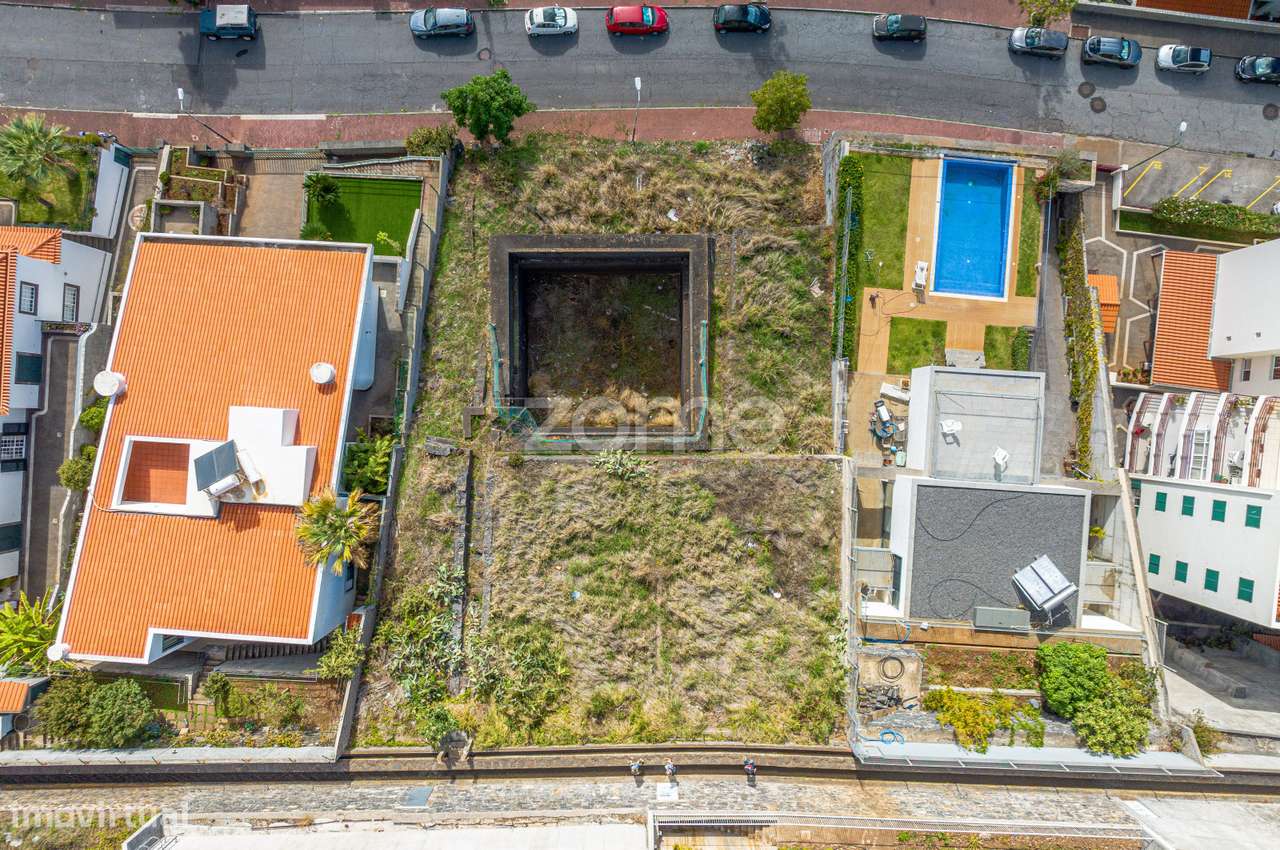 Terreno urbano para Moradia Unifamiliar-0