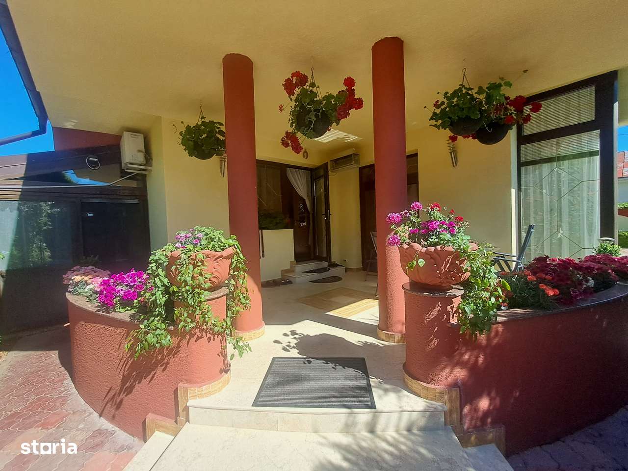Casa individuala cu piscina. P+1+M. zona foarte buna-7