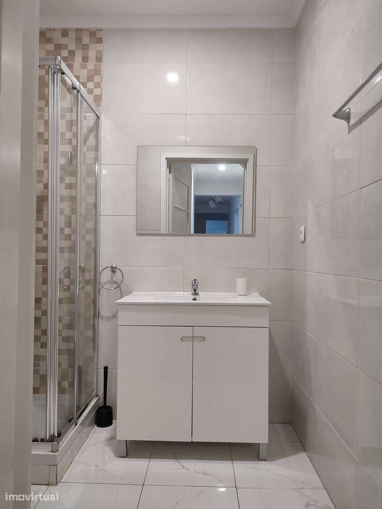 Excelente T7 para venda na Cruz de Celas-35