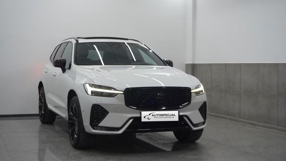 Volvo XC60 II B5 B AWD Ultra Black Edition 2025