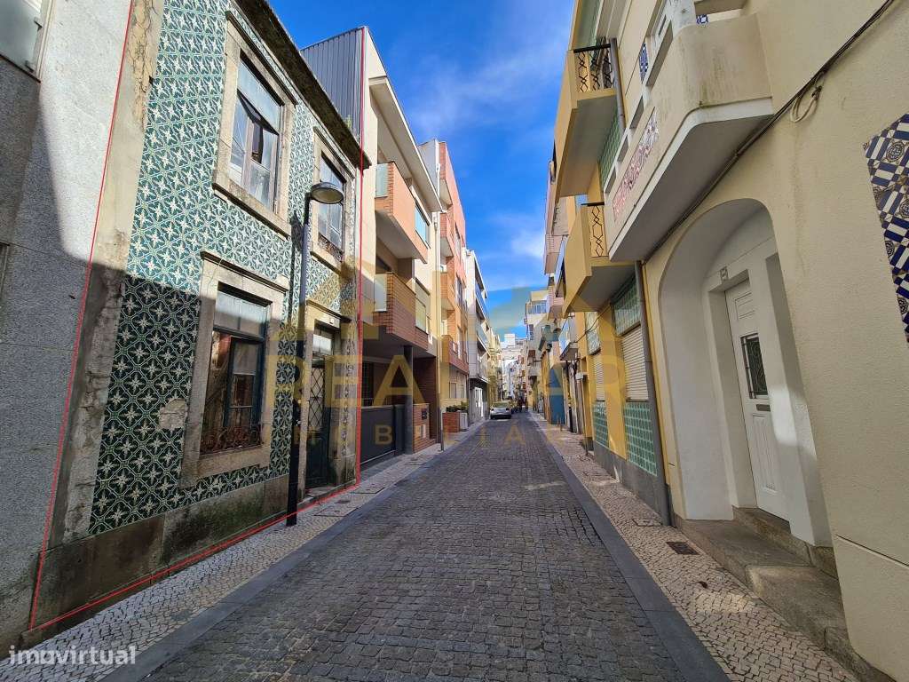 Prédio na 2ª linha de mar - Póvoa de Varzim - Grande imagem: 4/16
