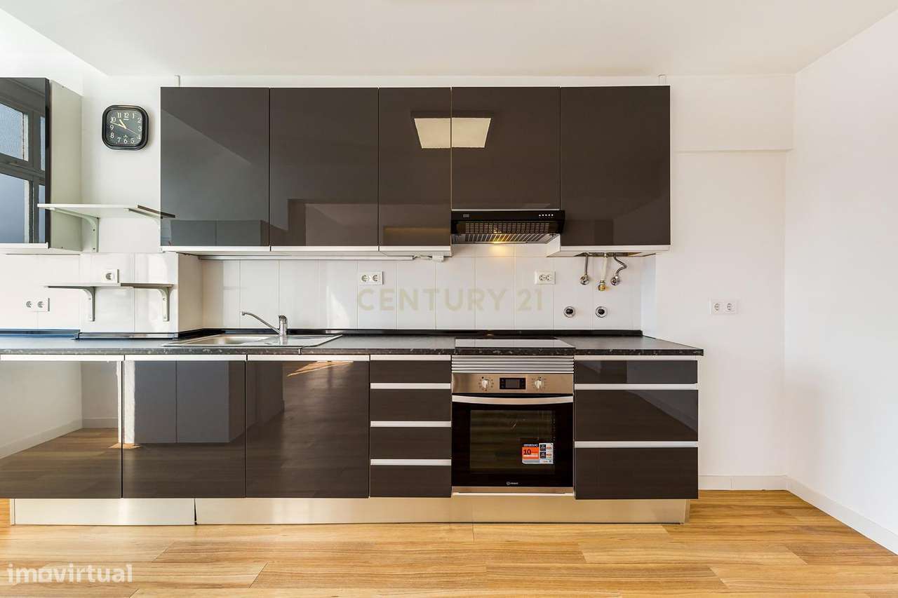 T2 Totalmente Renovado - Damaia-16