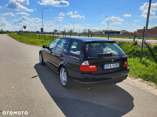 BMW Seria 3 330i - 5