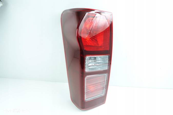 LAMPA TYLNA TYŁ LEWY ISUZU D-Max II Pick-up II - 2