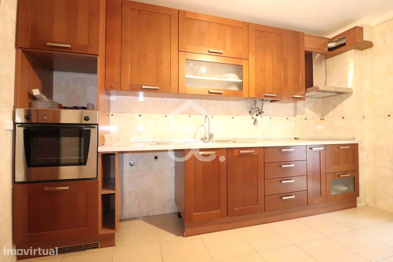 Apartamento T3 com elevador e varandas na zona da Solum em Coimbra. - Grande imagem: 5/30