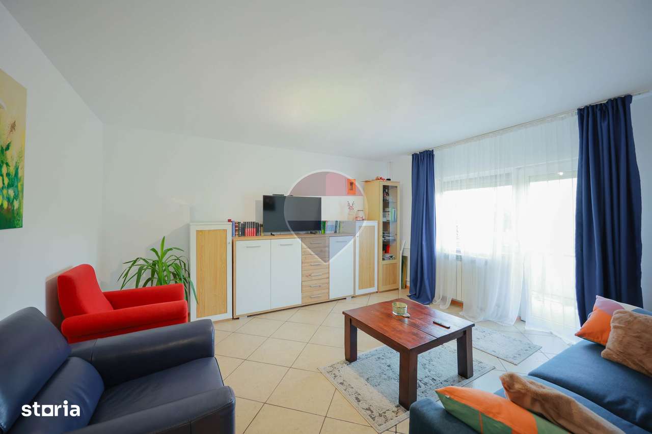 De vânzare apartament cu 4 camere și un loc de parcare, în Rogerius-2