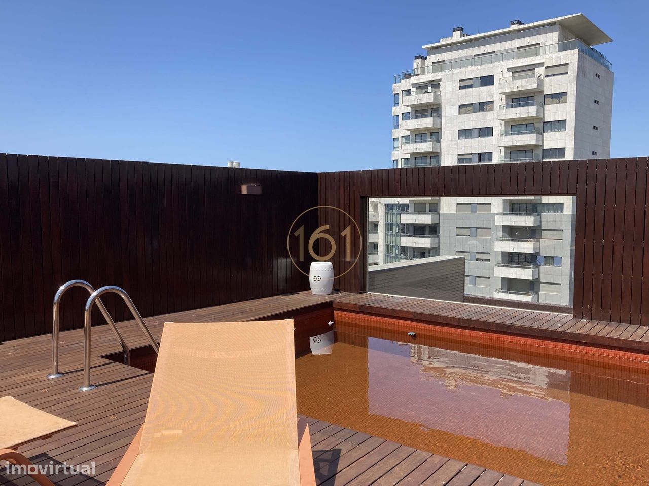 Apartamento T3 Duplex com piscina privada para venda na Foz do Douro,