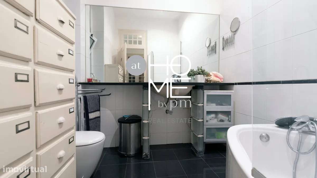 Av. Luís Bívar | T3 + 1 de charme em Lisboa-28