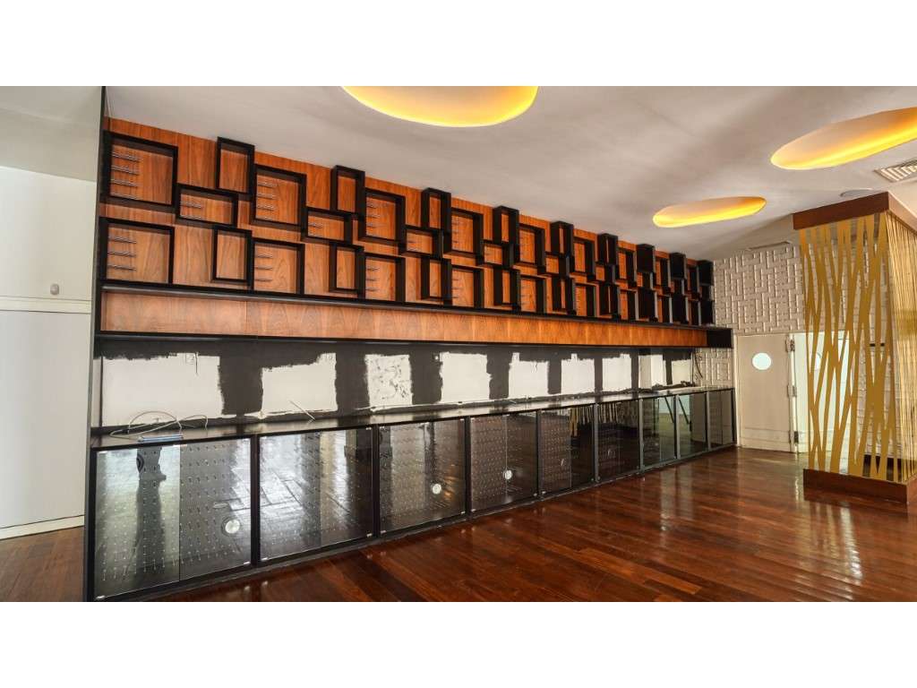 Loja no Centro de Lisboa | 265 m² | Sem Trespasse-7